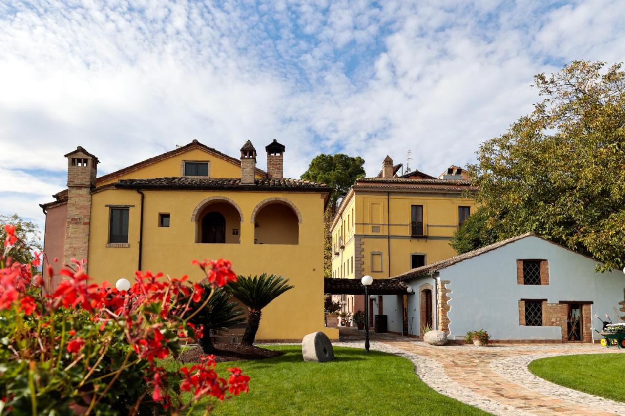 Hotel Corte Dei Tini Teramo Exteriér fotografie